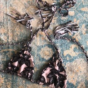 Acacia taro print top size large